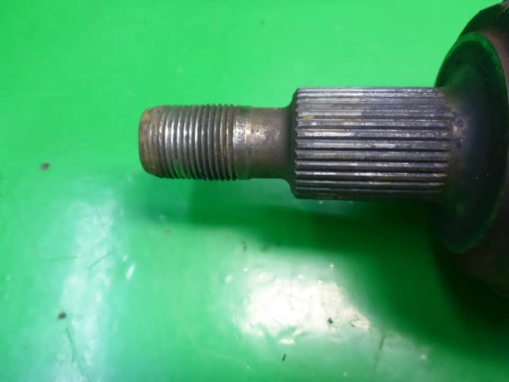 Полуось передняя левая