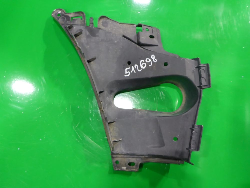 Кронштейн переднего бампера левый