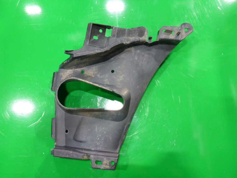 Кронштейн переднего бампера левый