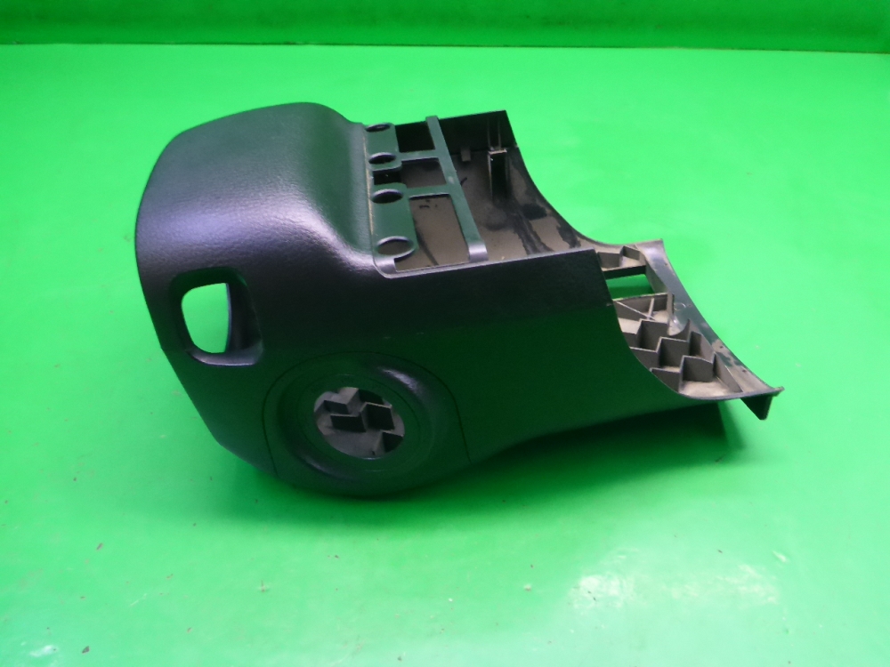 Кожух рулевой колонки