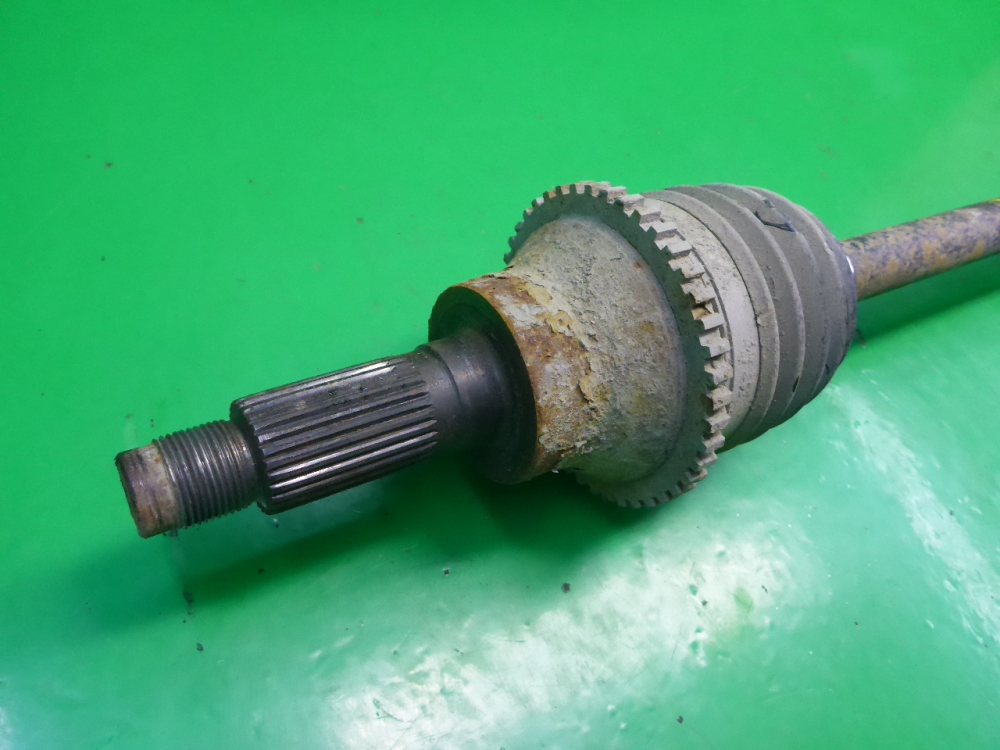 Полуось задняя правая