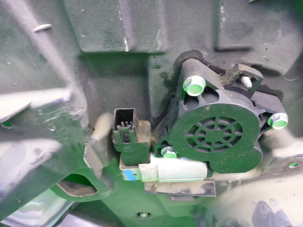 Стеклоподъемник электр. задний левый