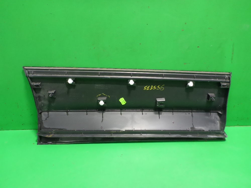 Накладка двери задней левой