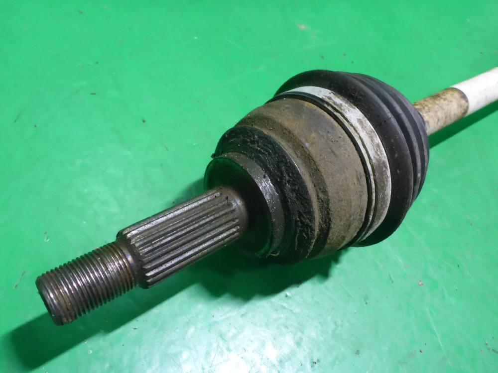Полуось передняя левая