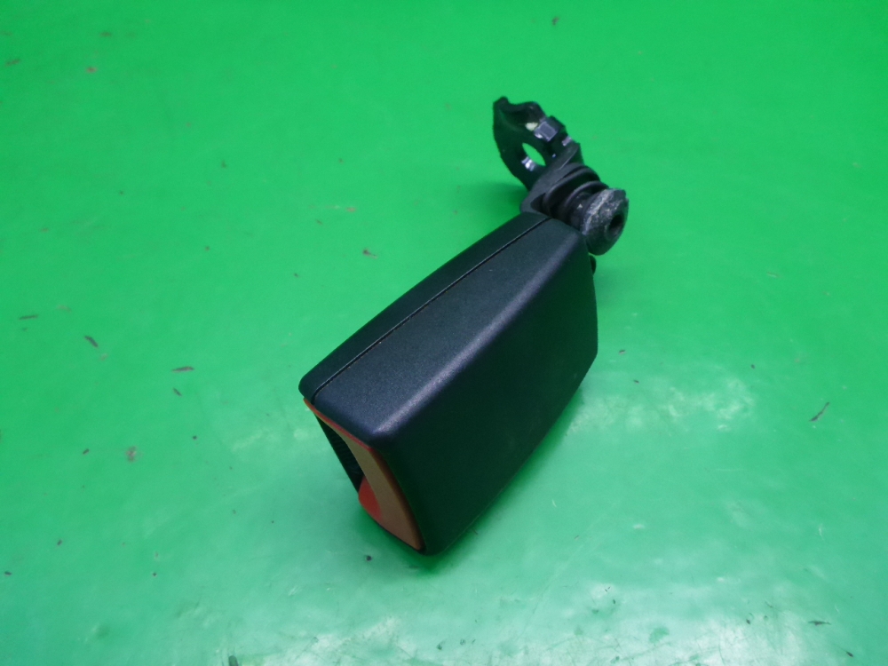 Ответная часть ремня безопасности