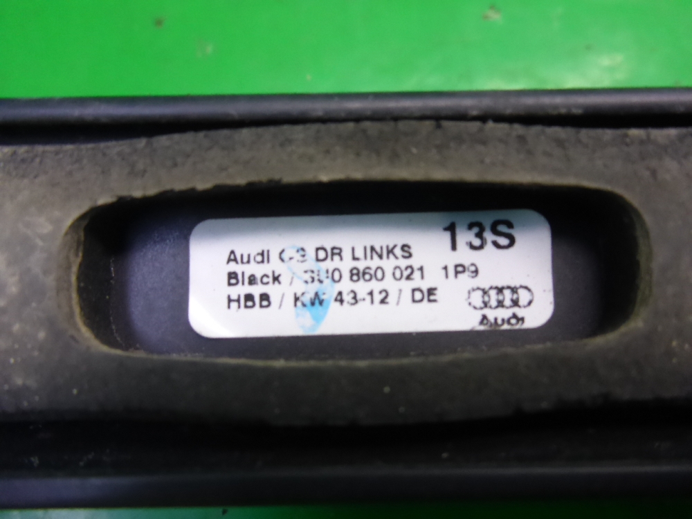 Рейлинг (релинг) левый (планка на крышу)