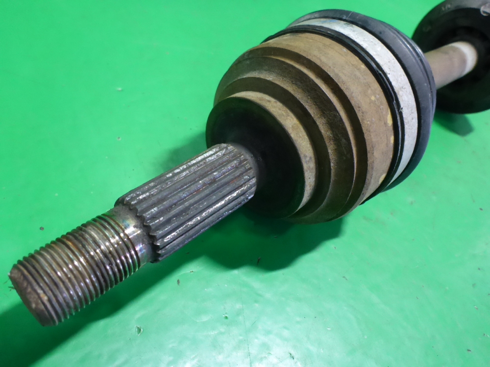 Полуось передняя правая