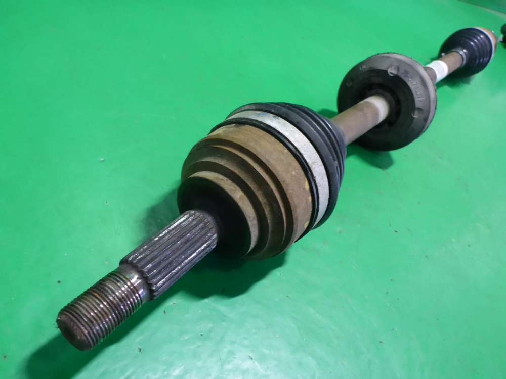 Полуось передняя правая