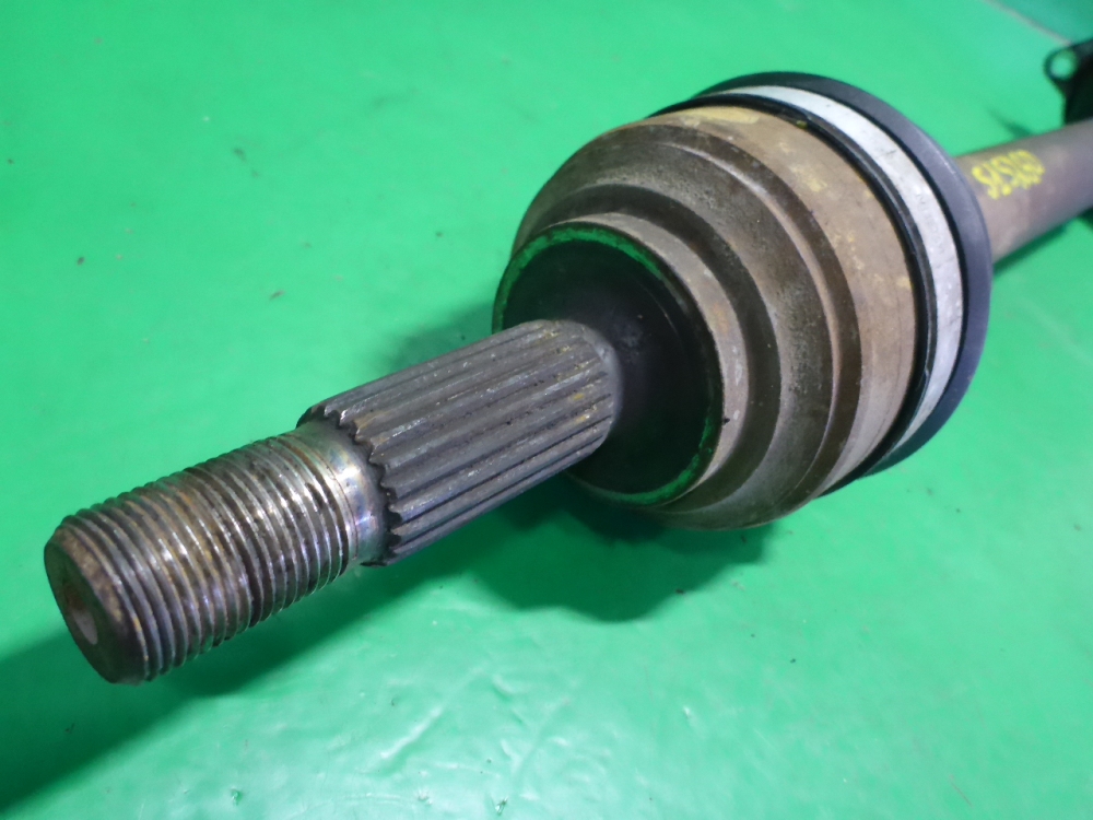 Полуось передняя левая