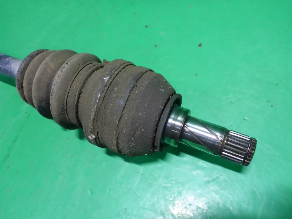 Полуось передняя левая