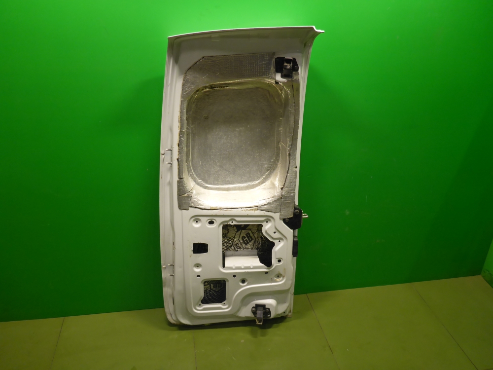 Дверь багажника правая