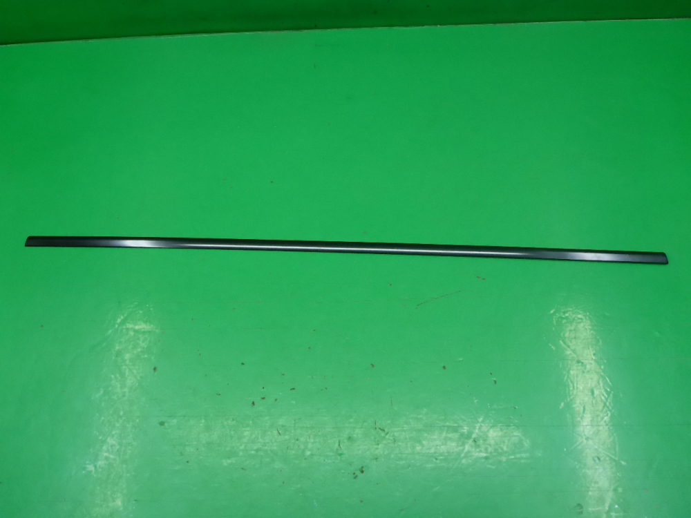 Накладка двери задней левой