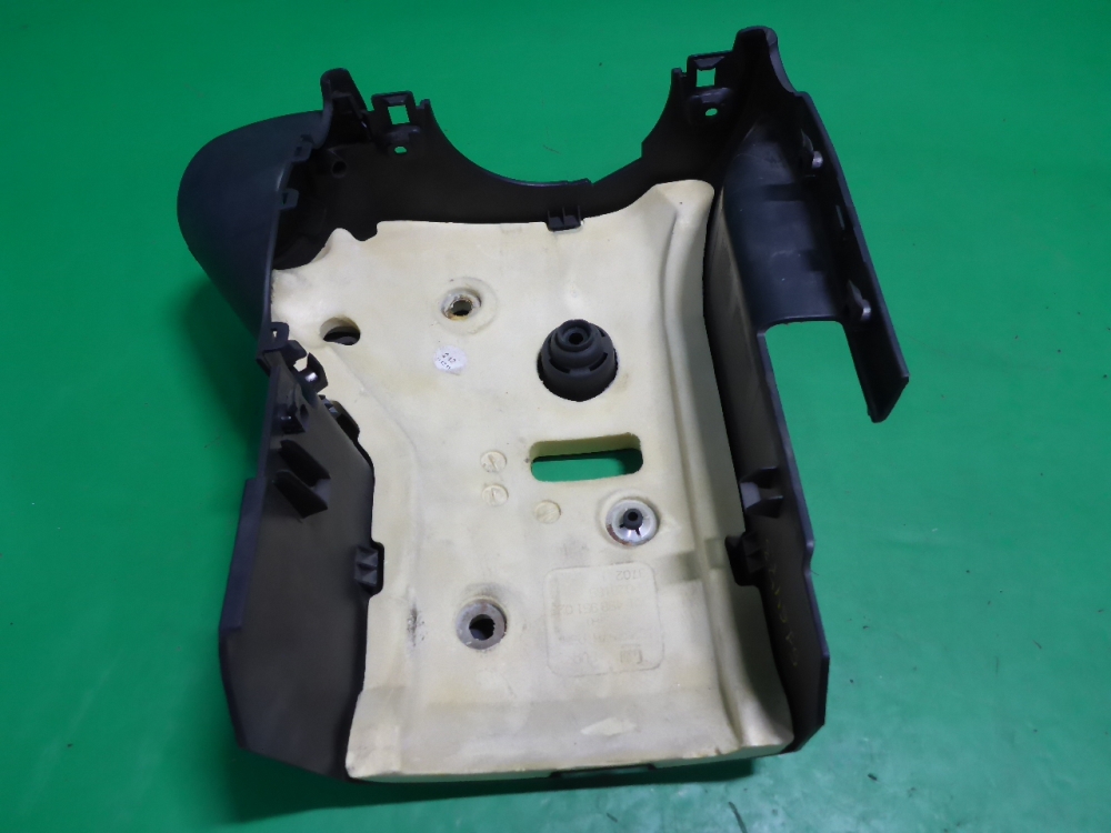 Кожух рулевой колонки