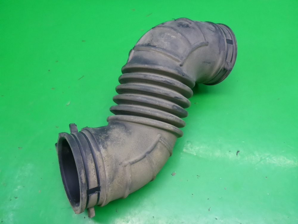 Патрубок воздушного фильтра