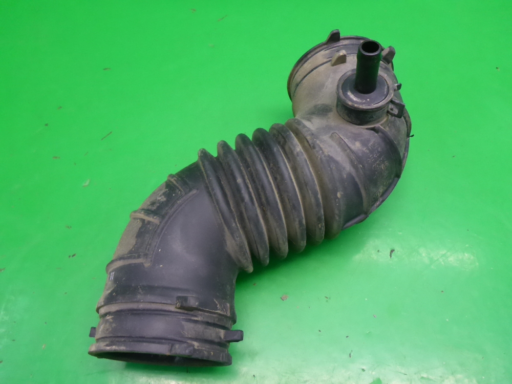 Патрубок воздушного фильтра