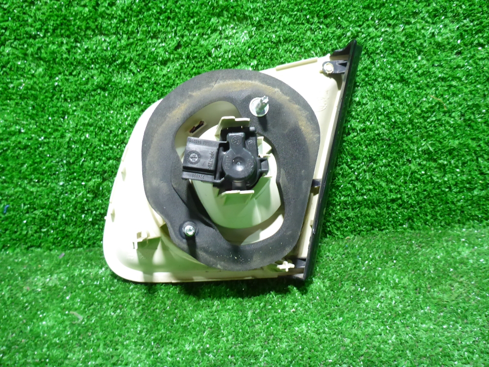 Фонарь задний внутренний левый