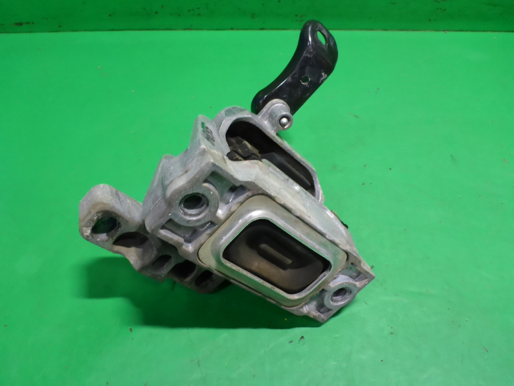 Опора двигателя правая