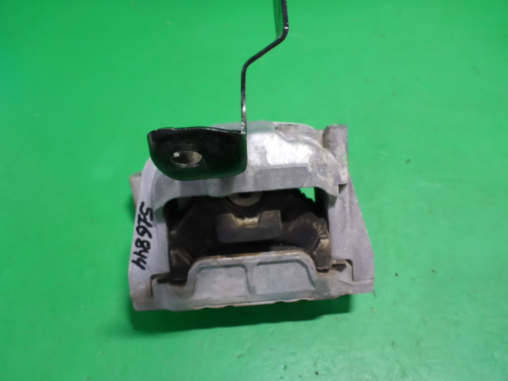 Опора двигателя правая