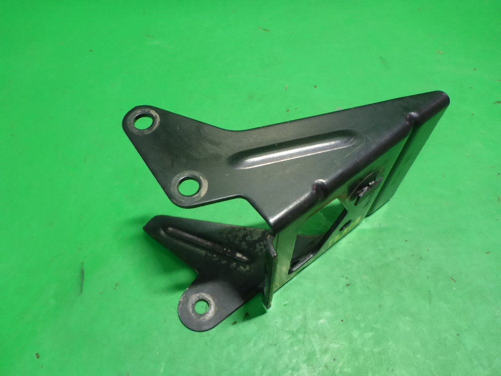 Кронштейн двигателя передний