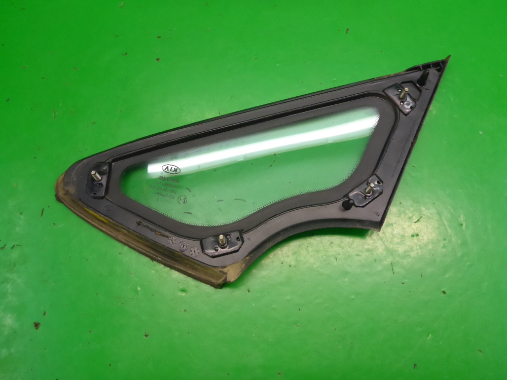 Стекло кузовное глухое правое