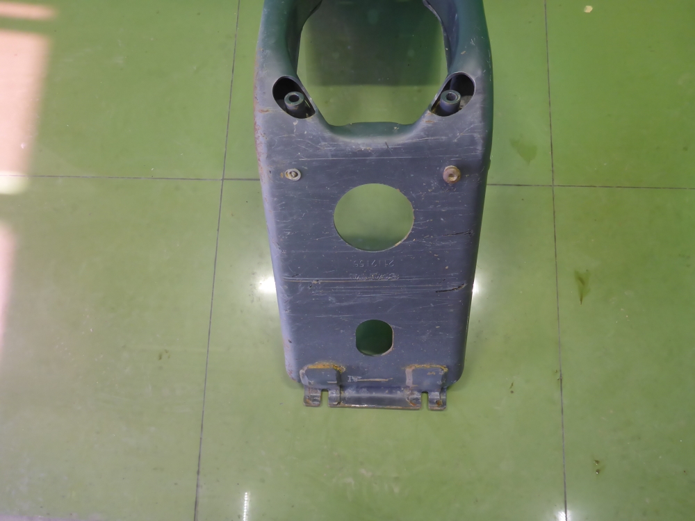 Кронштейн крепления топливного бака