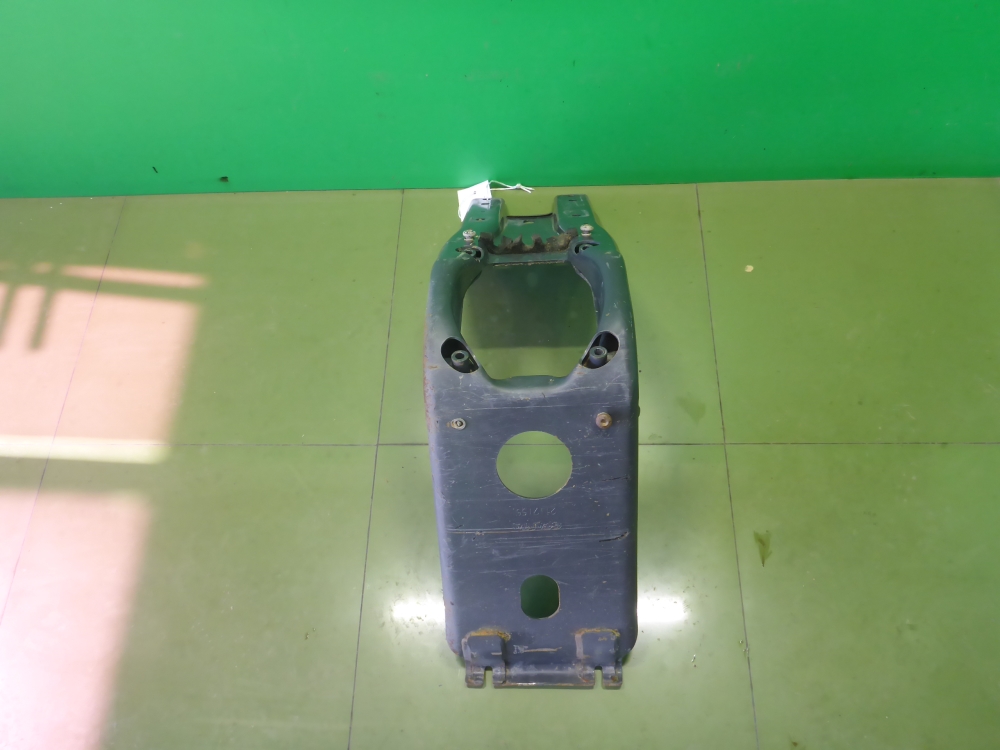 Кронштейн крепления топливного бака