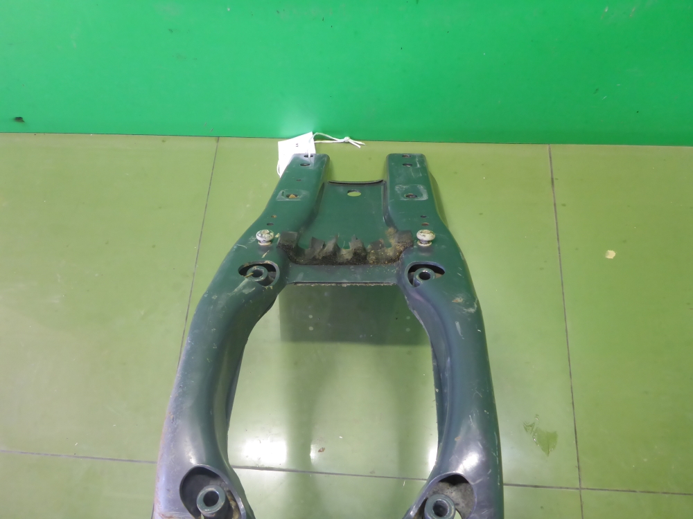 Кронштейн крепления топливного бака