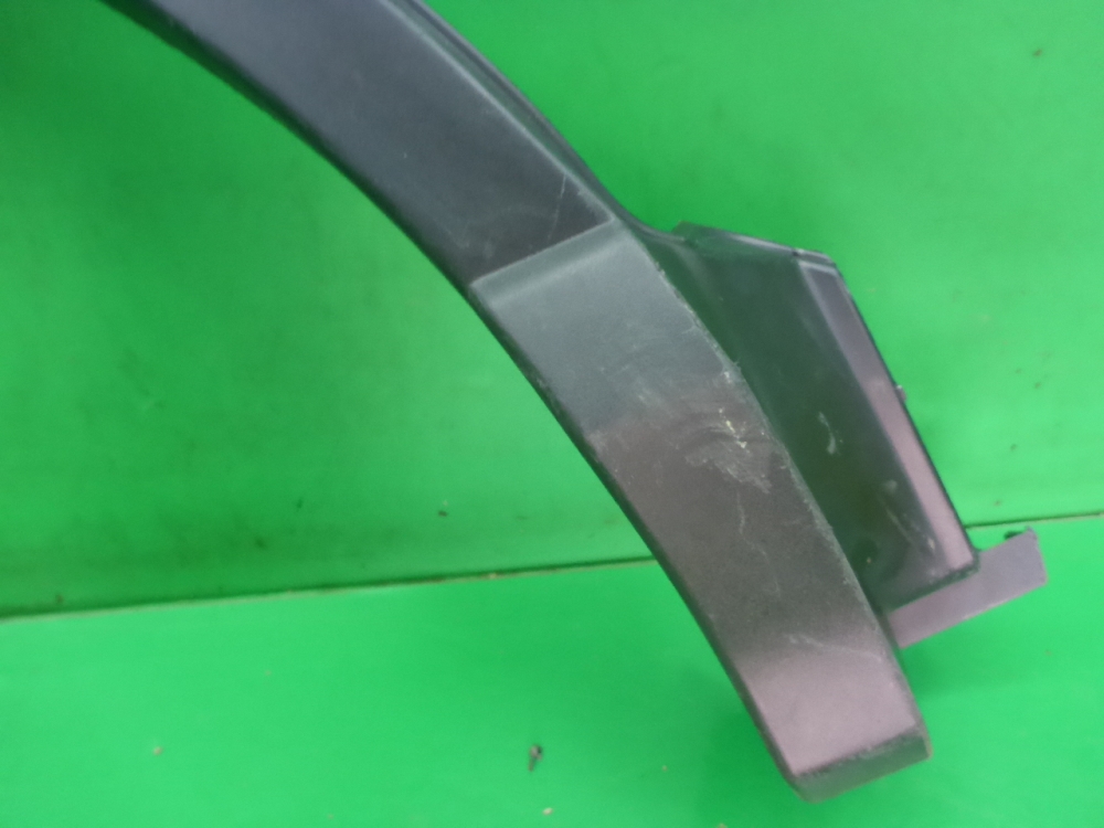 Накладка заднего крыла правого