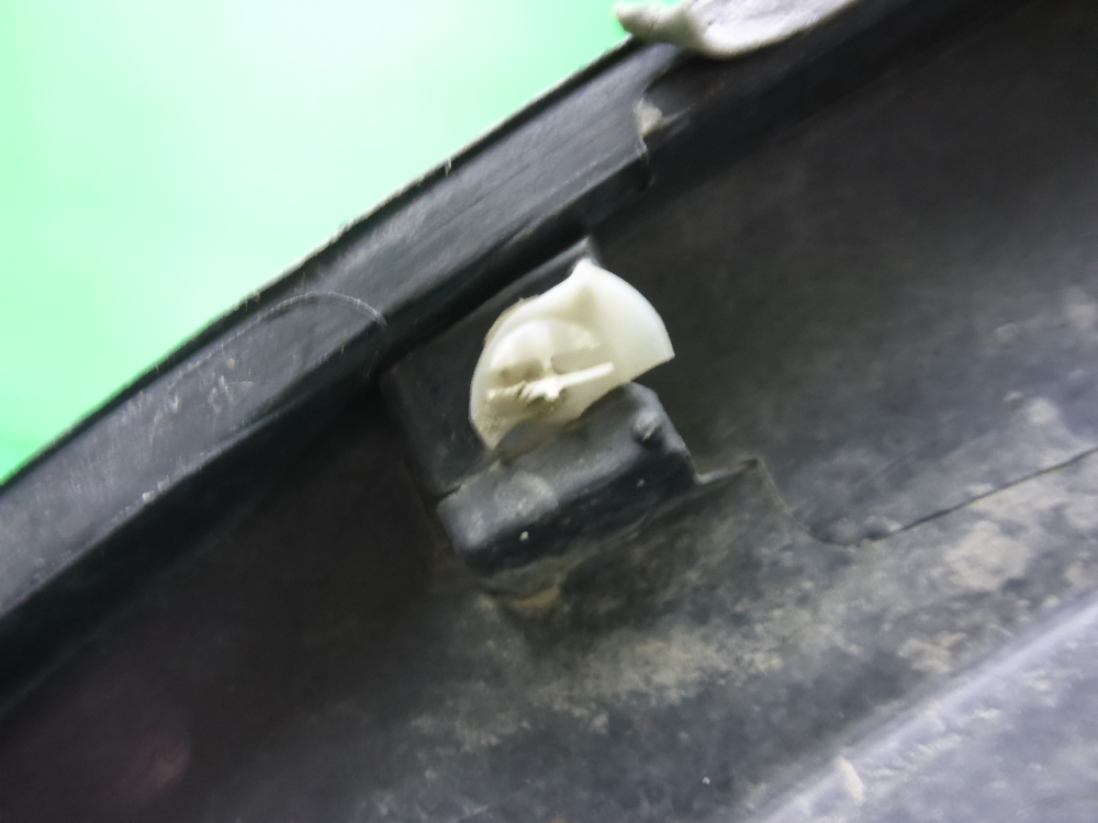 Накладка заднего крыла правого