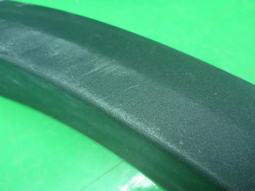 Накладка переднего крыла левого