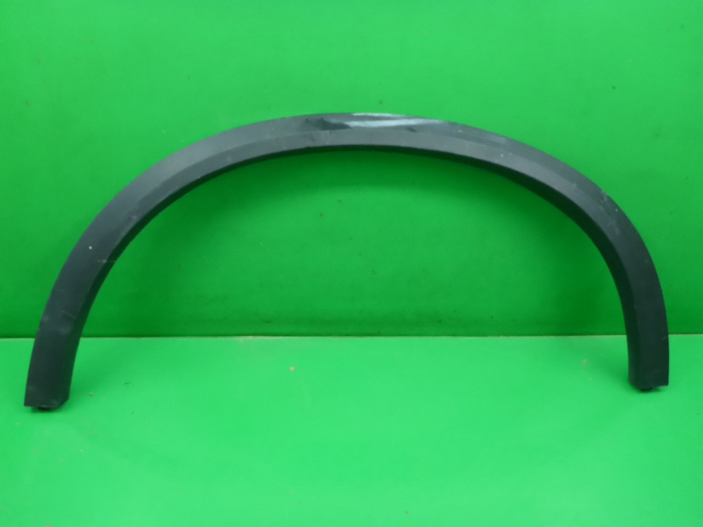 Накладка переднего крыла левого