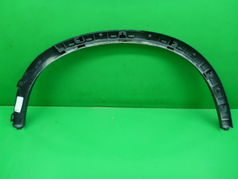 Накладка переднего крыла левого