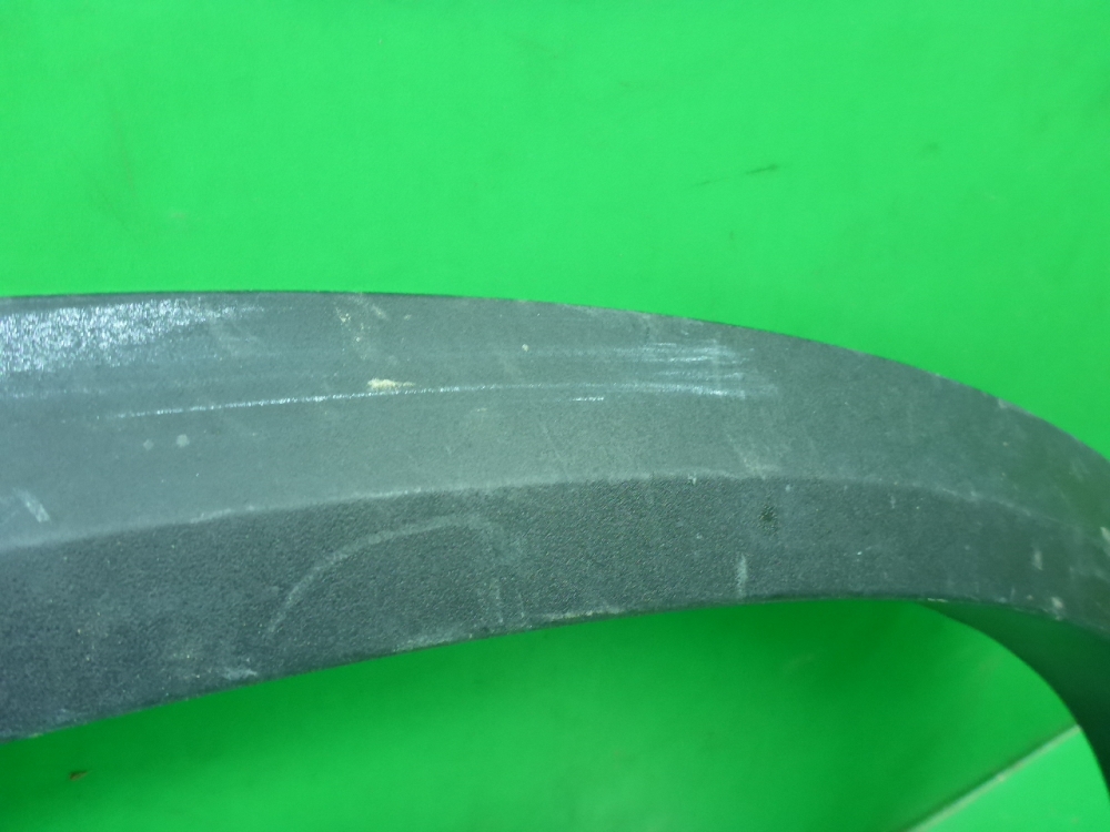 Накладка переднего крыла левого