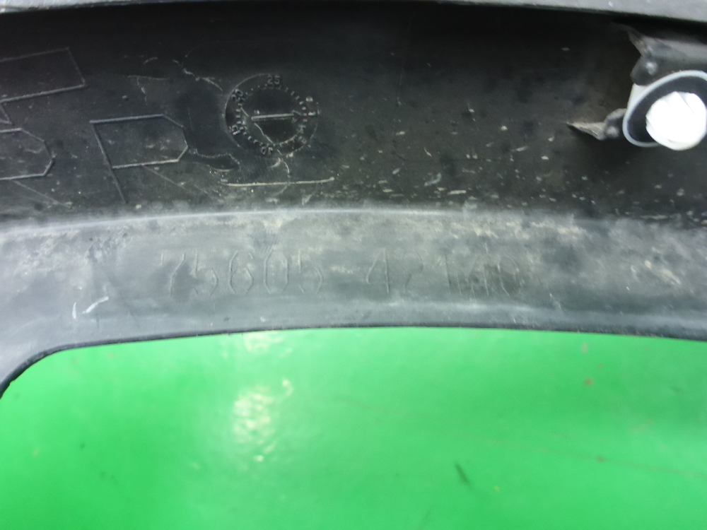 Накладка заднего крыла правого