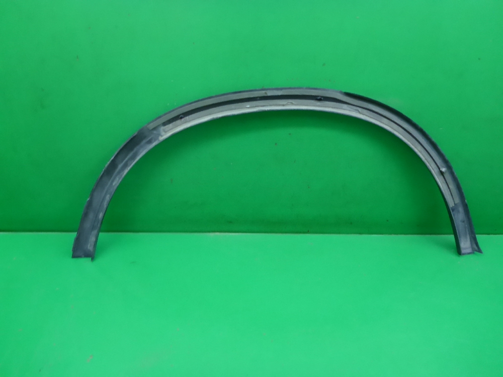 Накладка заднего крыла левого