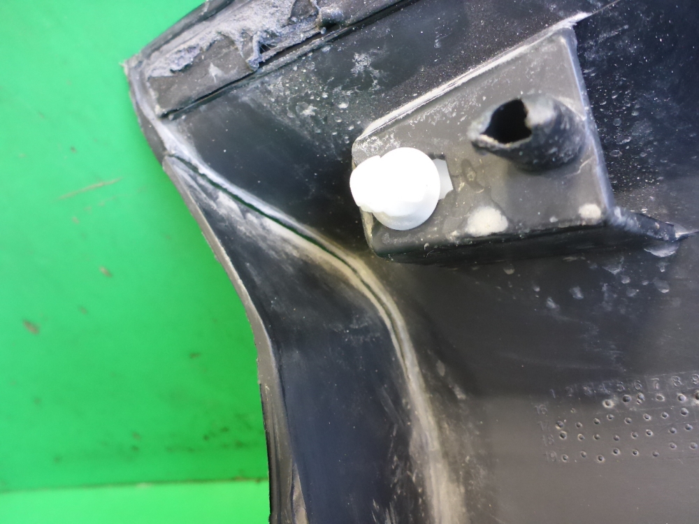 Накладка двери передней левой