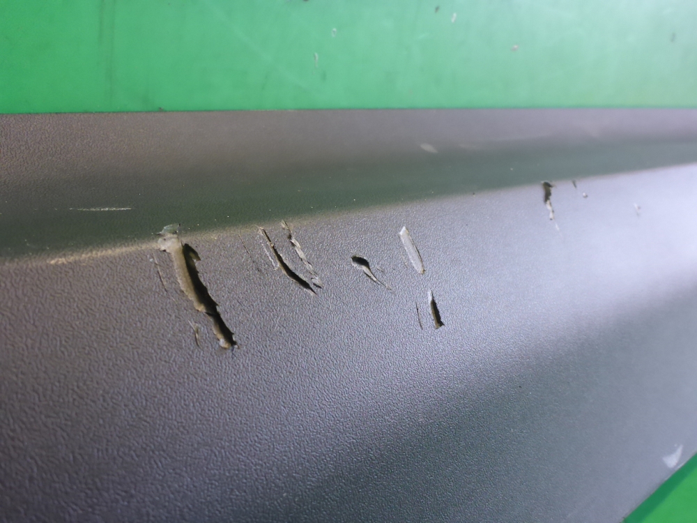 Накладка двери передней левой