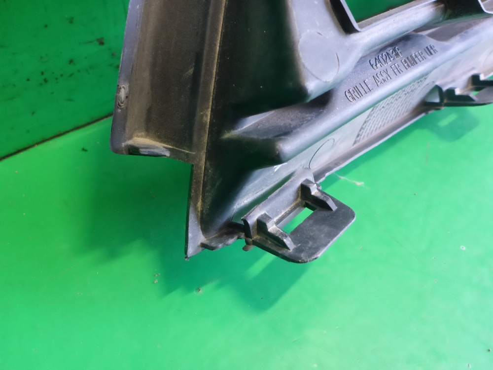 Решетка в бампер центральная