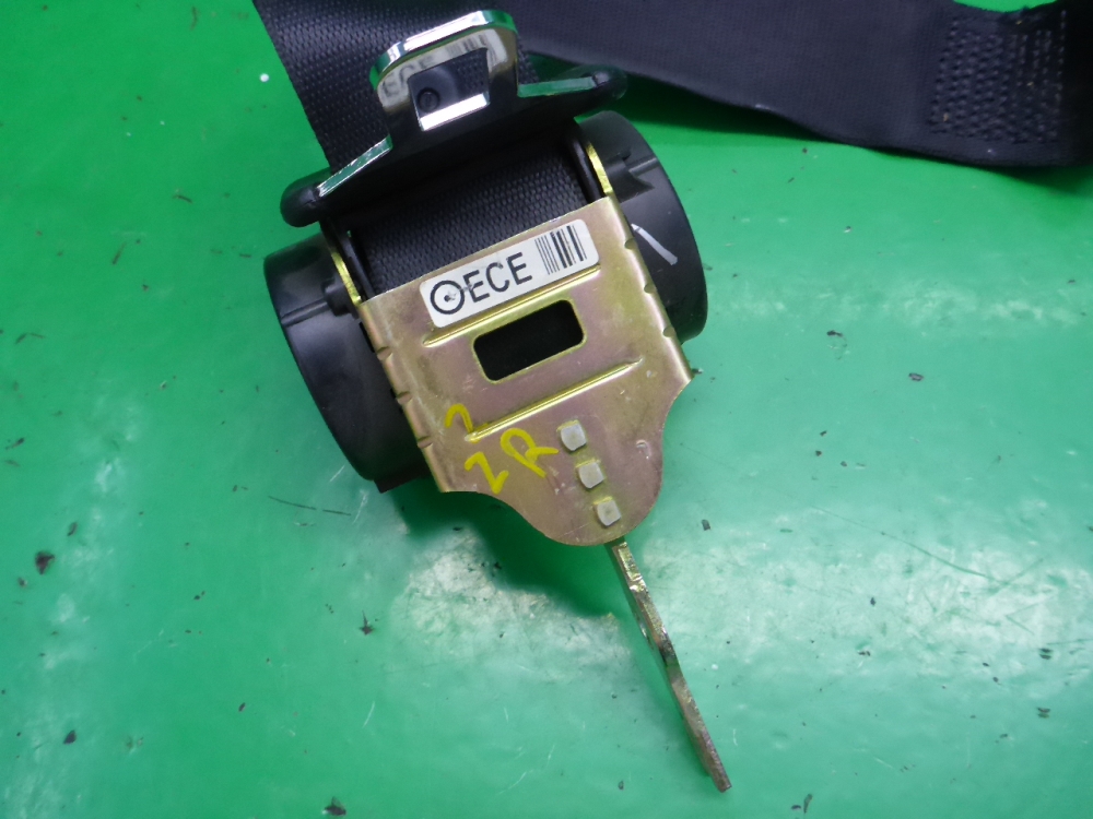 Ремень безопасности