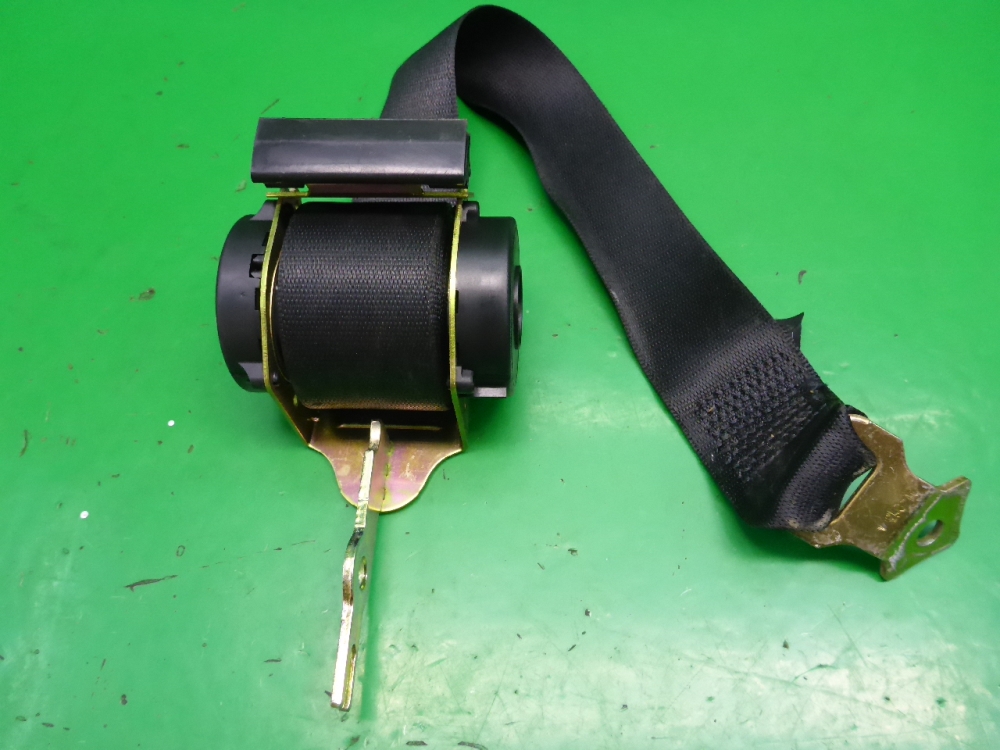 Ремень безопасности