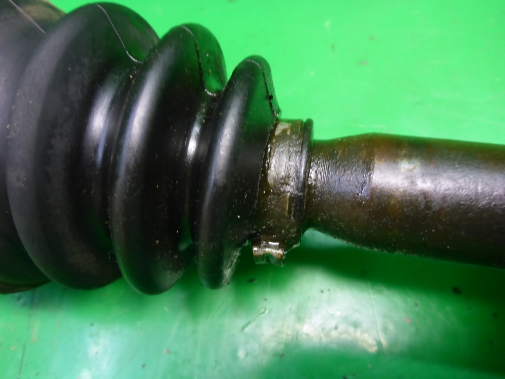 Полуось передняя правая