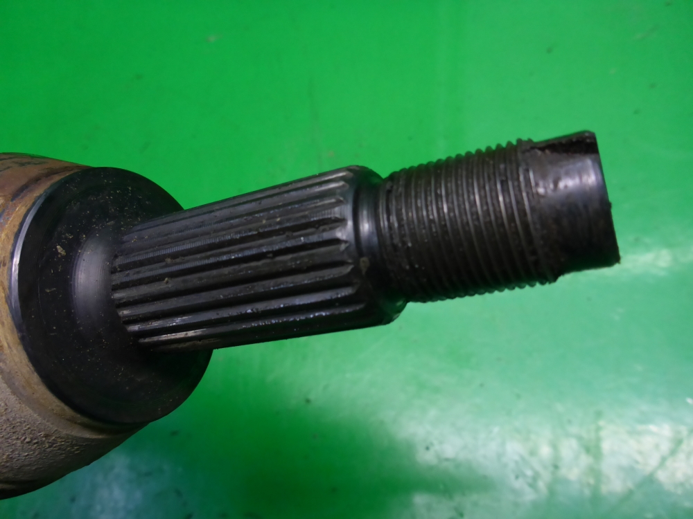 Полуось передняя правая