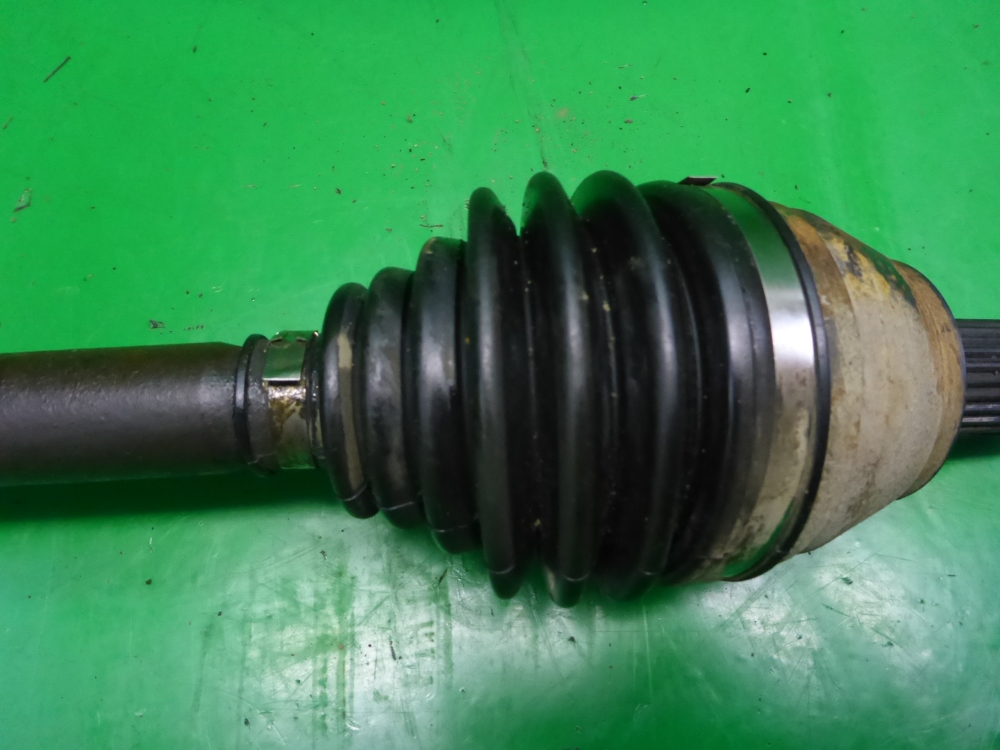 Полуось передняя правая