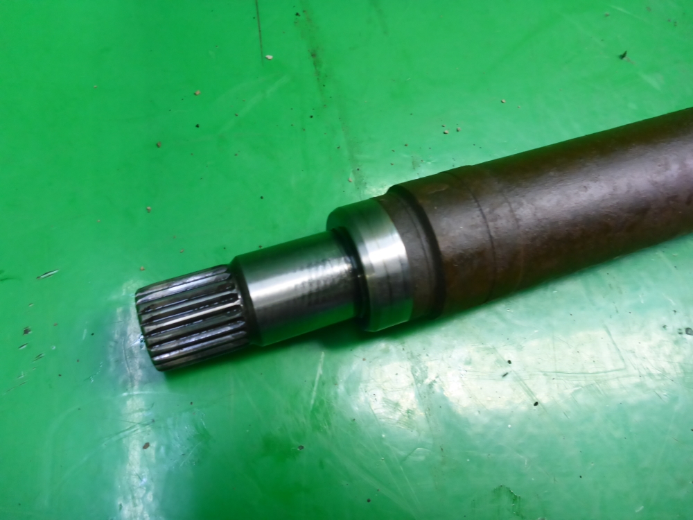 Полуось передняя правая