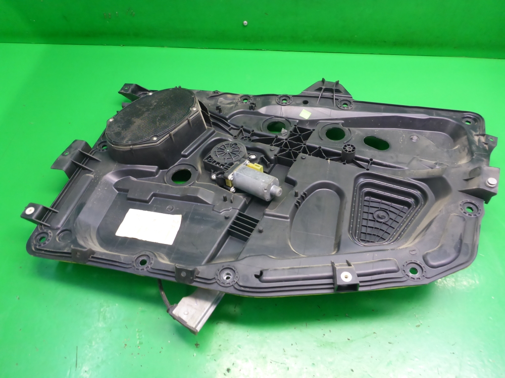 Стеклоподъемник электр. передний правый