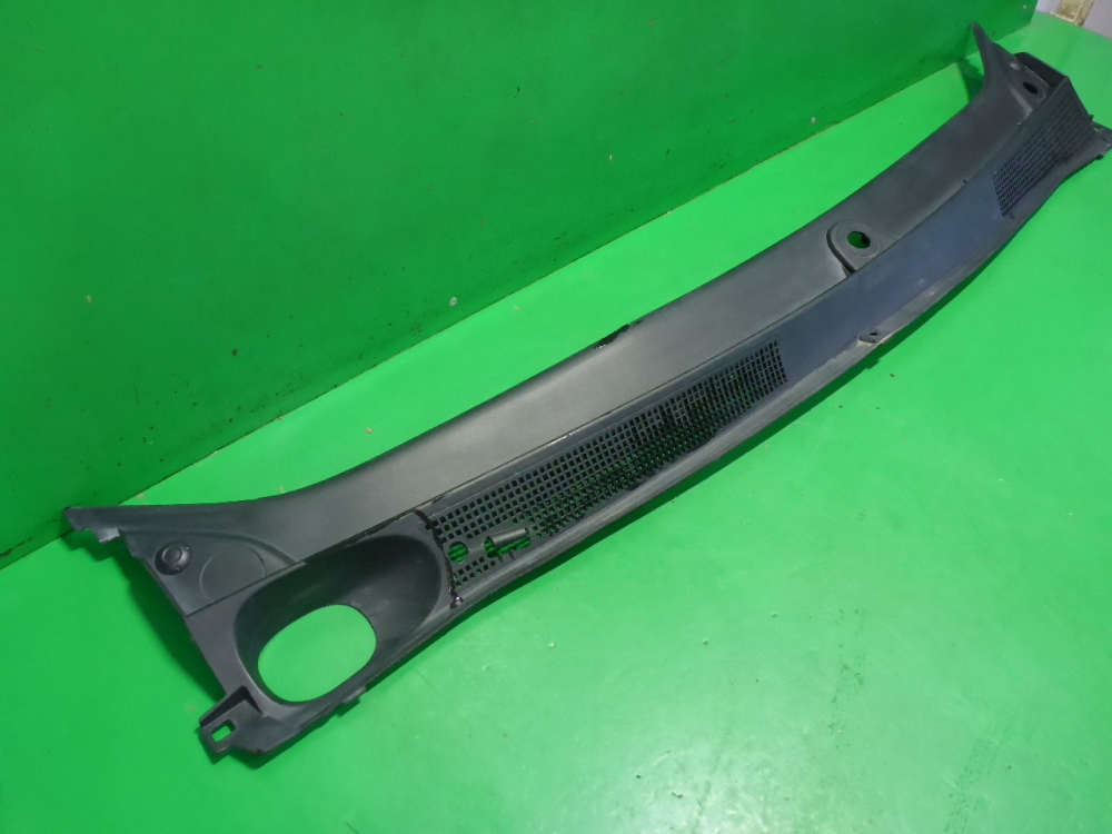 Решетка стеклоочистителей (Жабо)