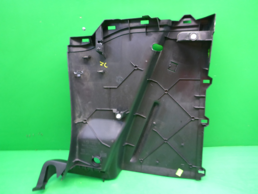 Обшивка багажника