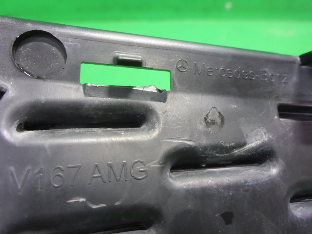 Решетка в бампер центральная