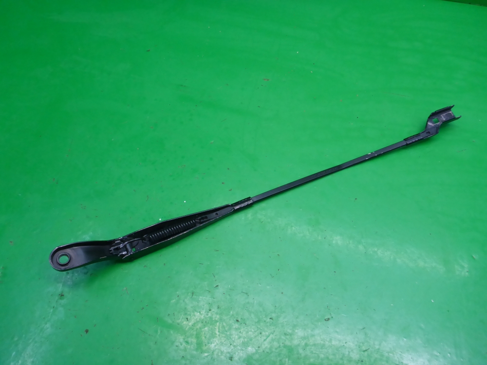 Поводок стеклоочистителя передний левый