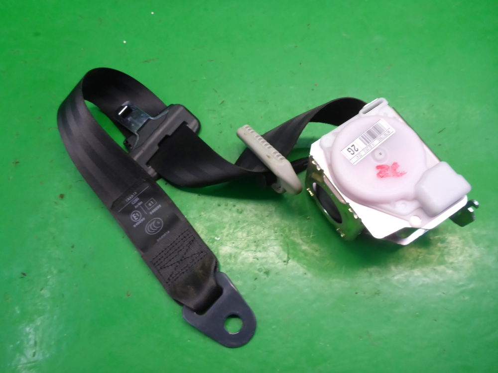 Ремень безопасности